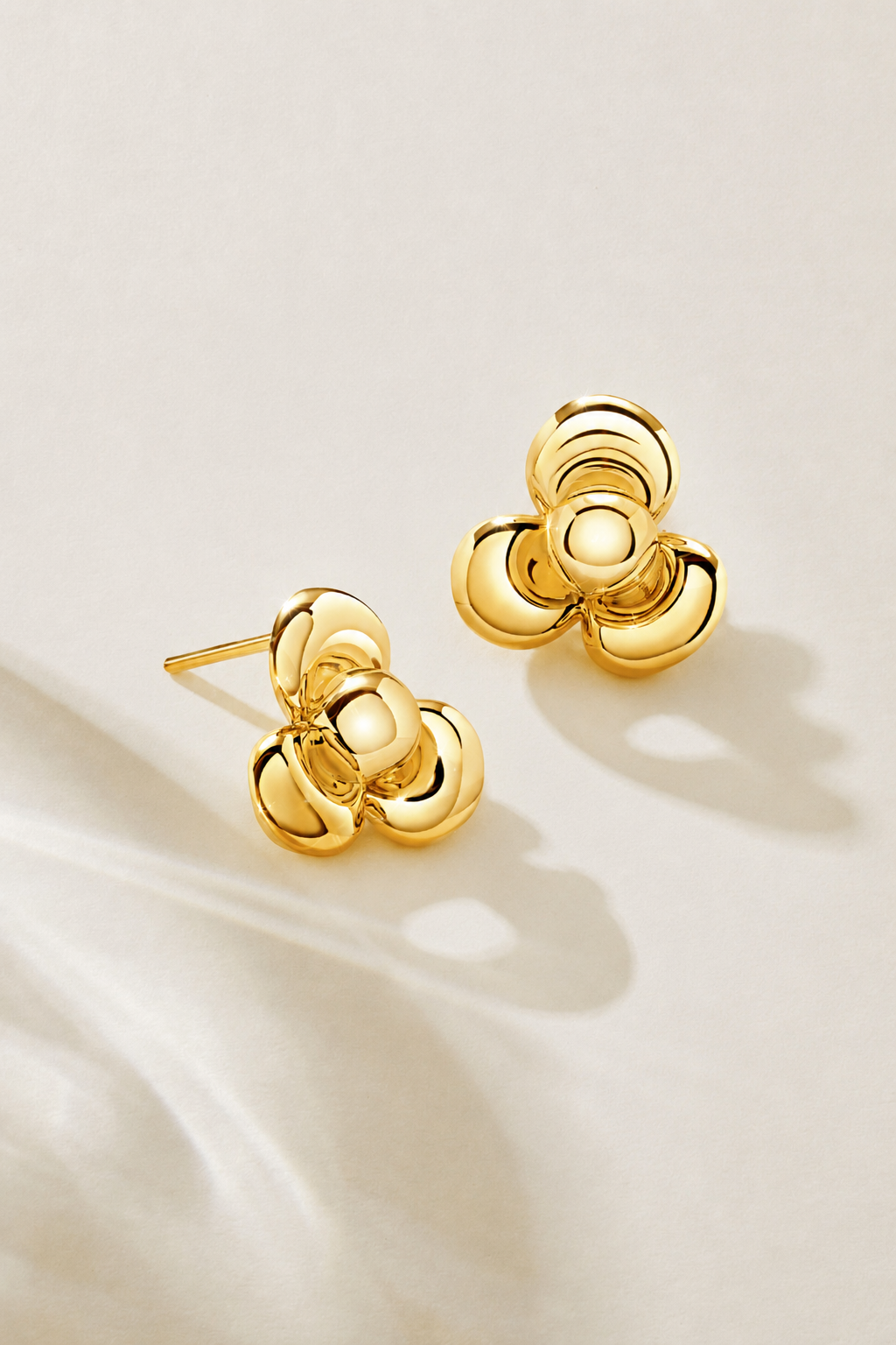 Dshine gold earrings